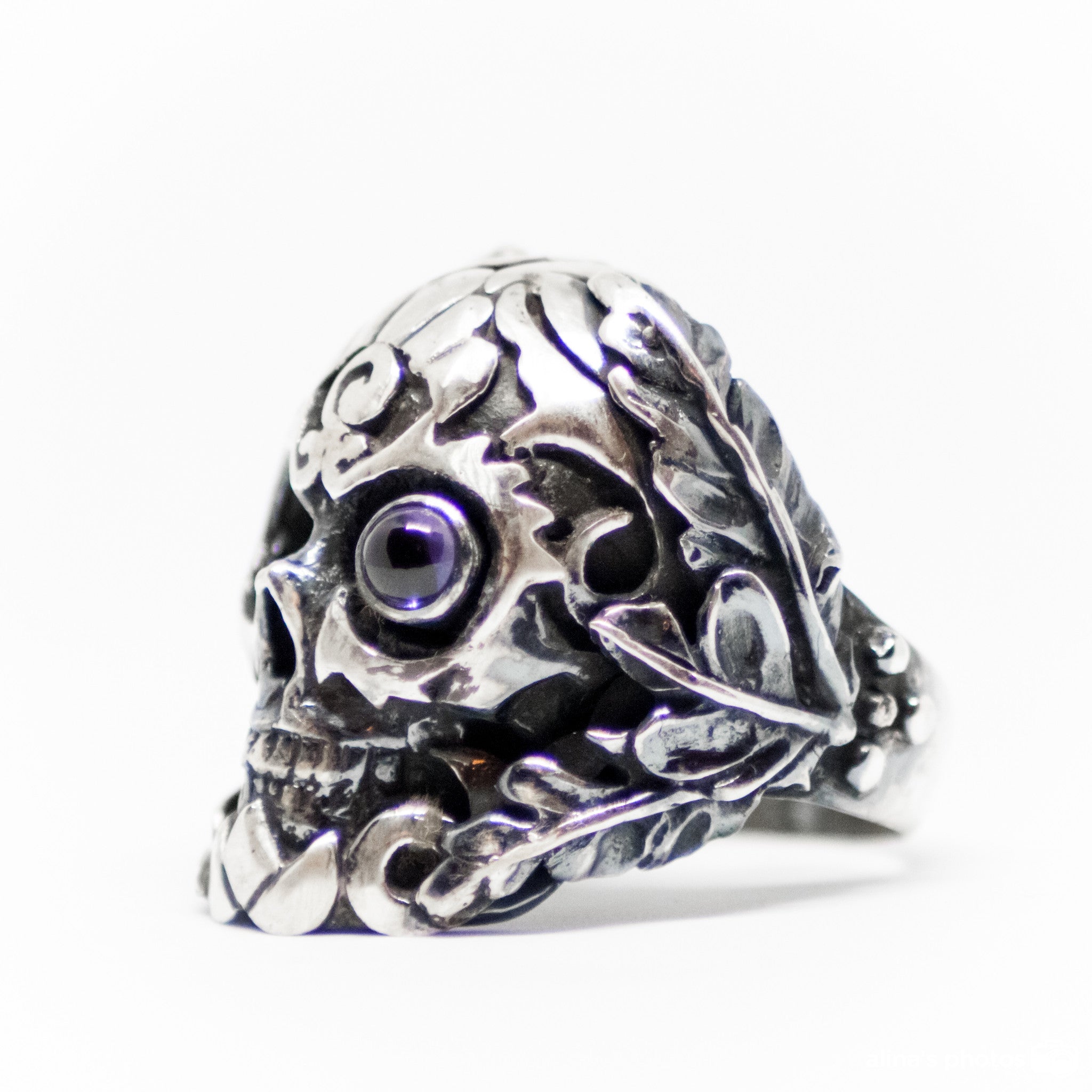 Skeleton Ring With Right Eye Gemstone Sapphire