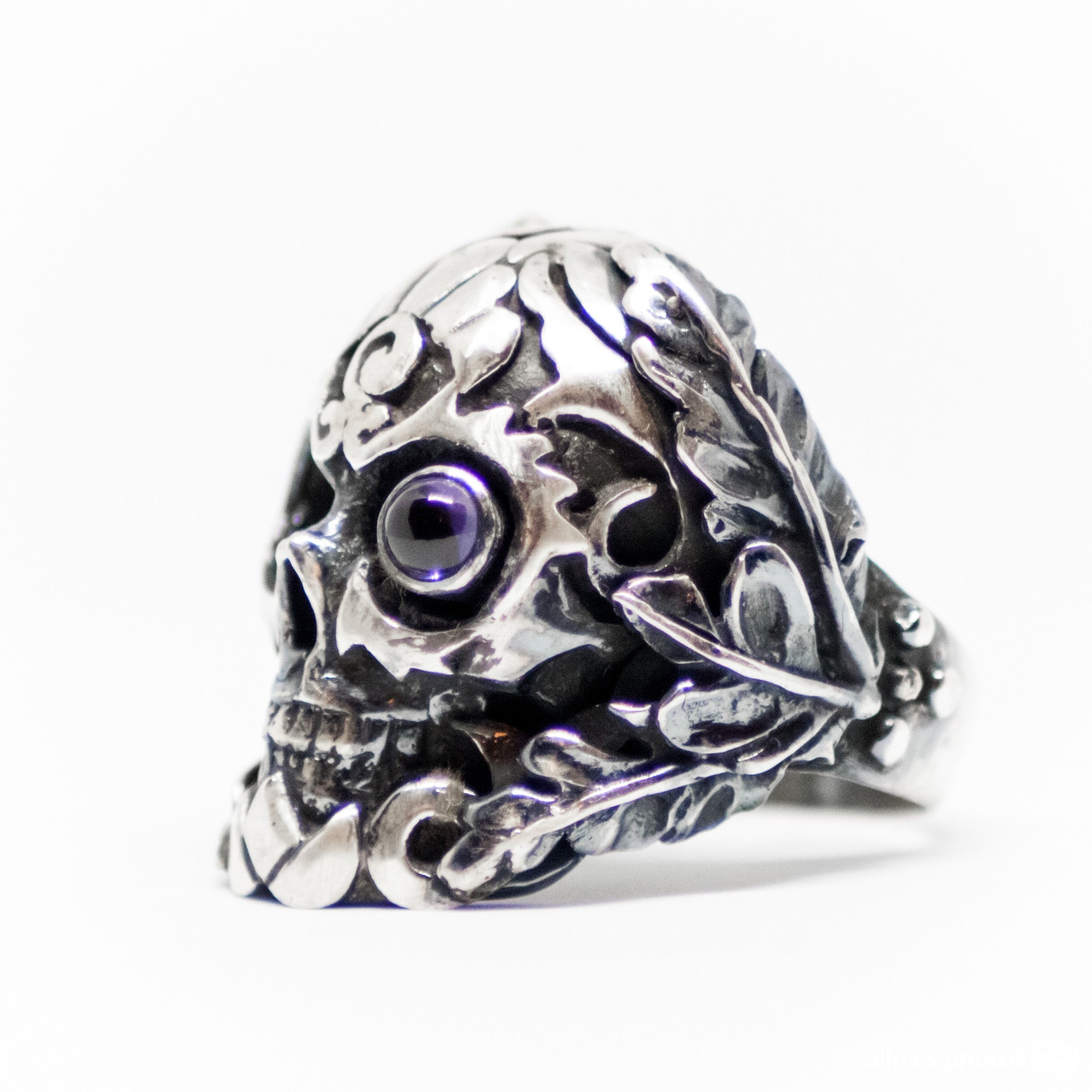 Skeleton Ring With Right Eye Gemstone Sapphire