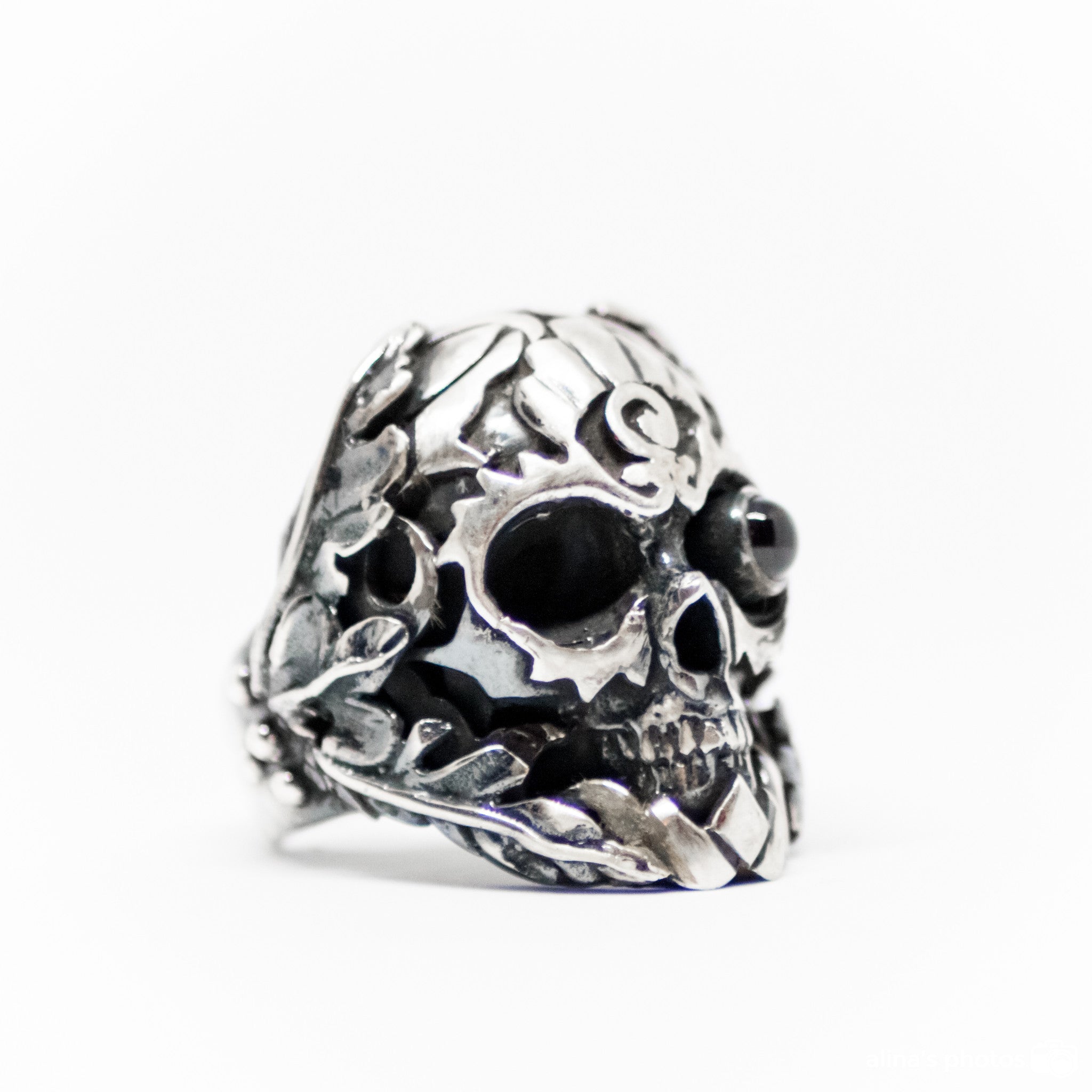 Skeleton Ring With Right Eye Gemstone Sapphire