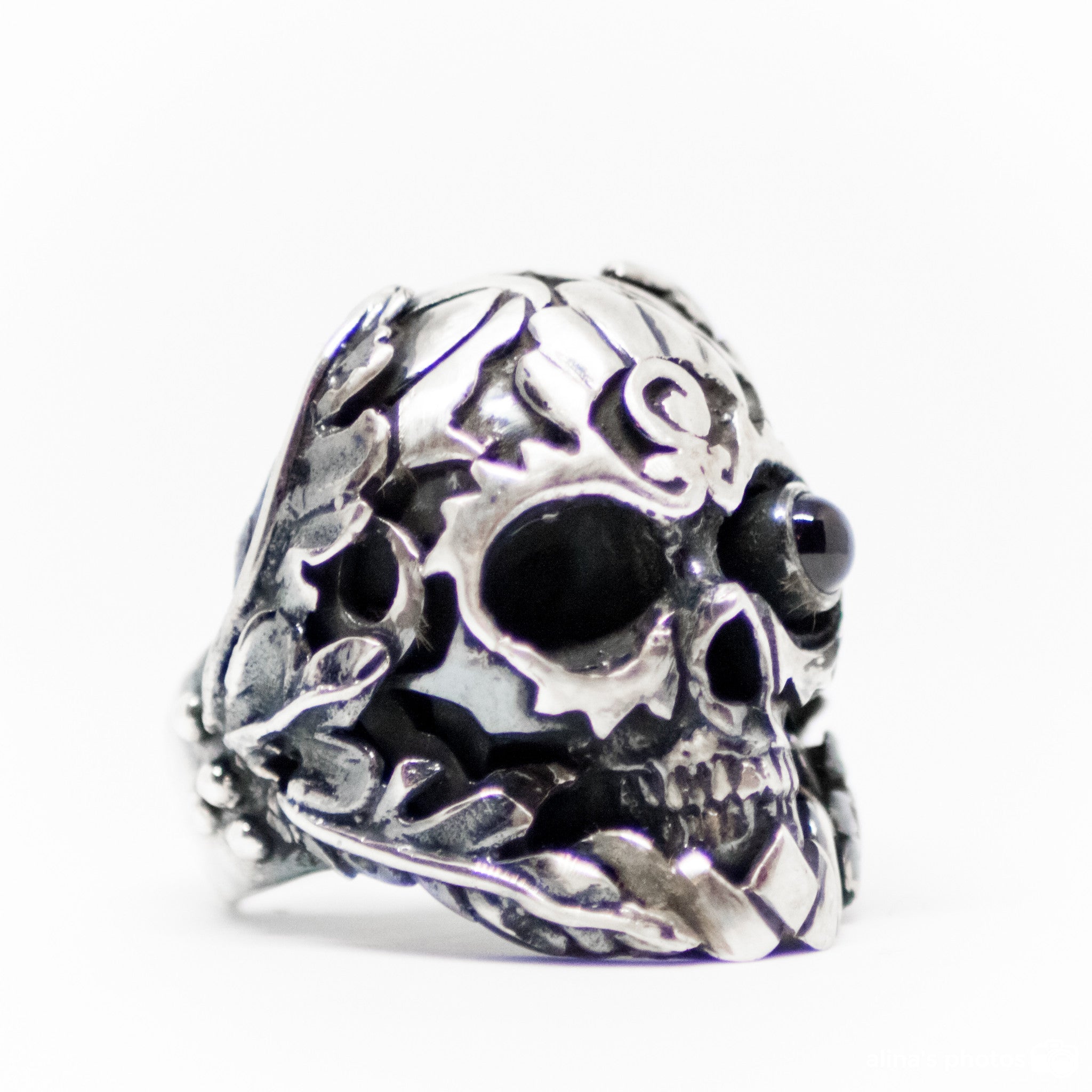 Skeleton Ring With Right Eye Gemstone Sapphire