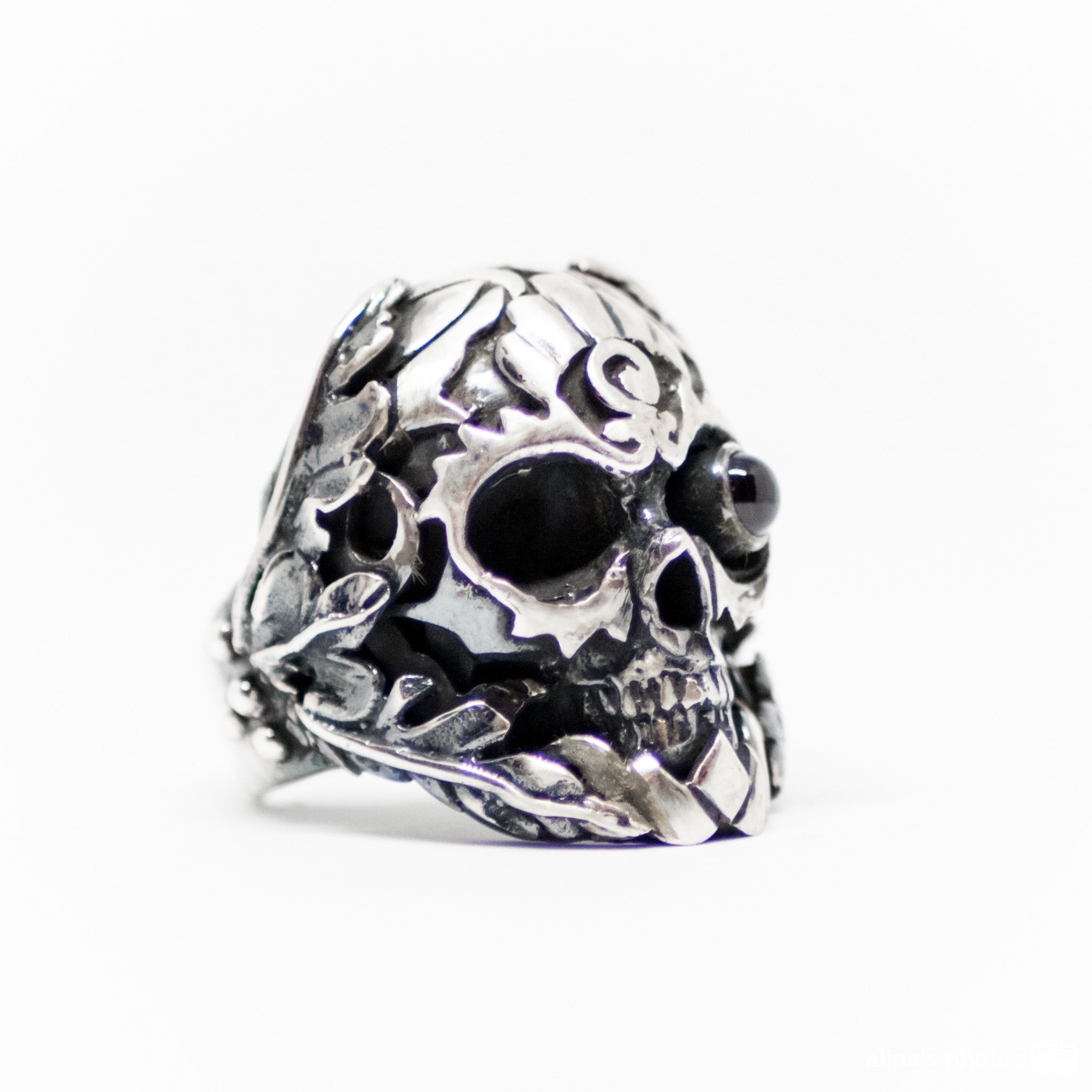 Skeleton Ring With Right Eye Gemstone Sapphire