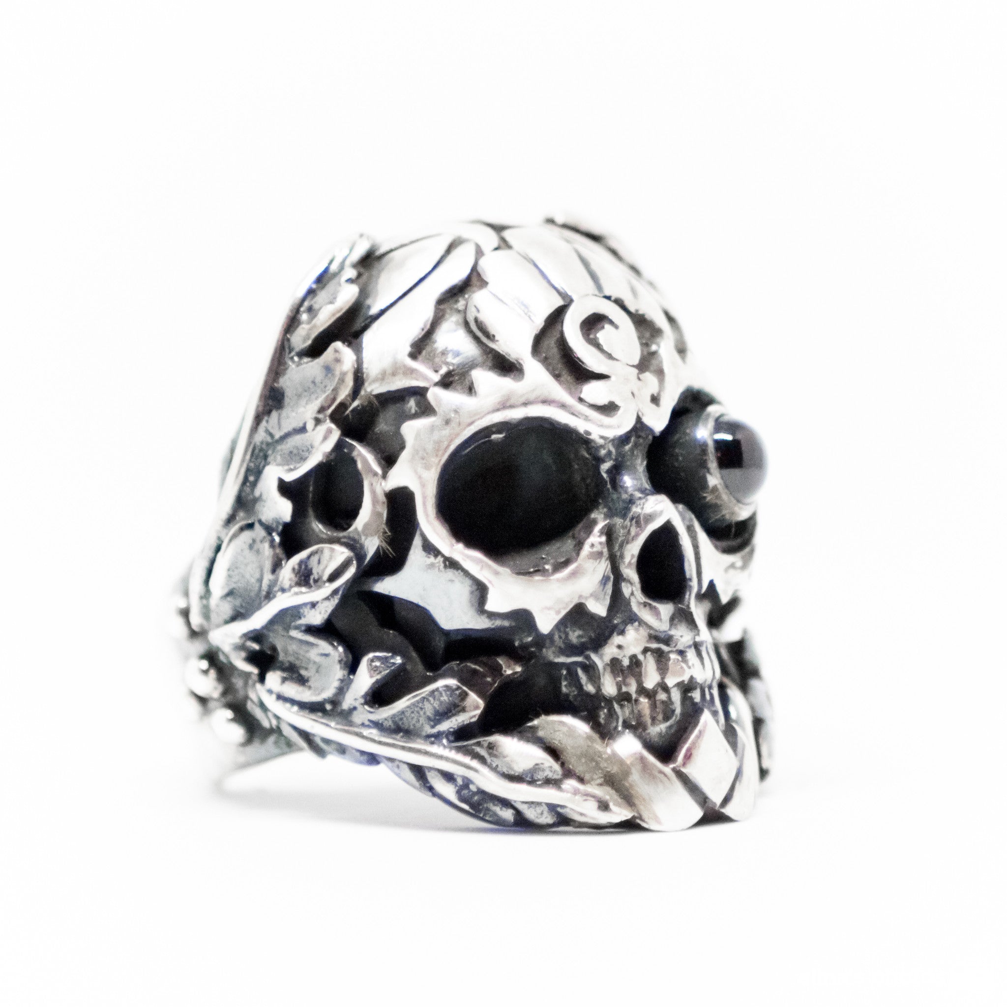 Skeleton Ring With Right Eye Gemstone Sapphire